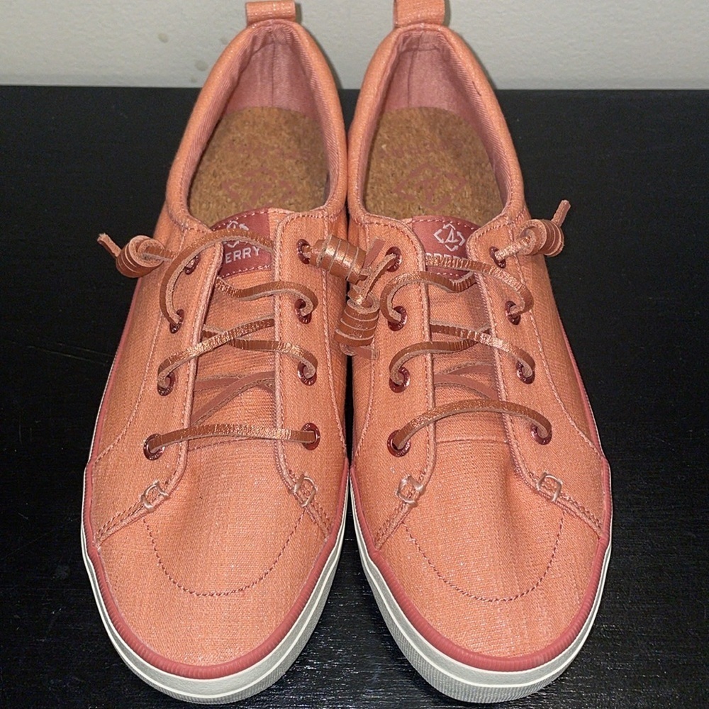Sperry Women's Crest Vibe Seasonal Sneaker, Dark Pink Shimmer.  Size‎ 8.